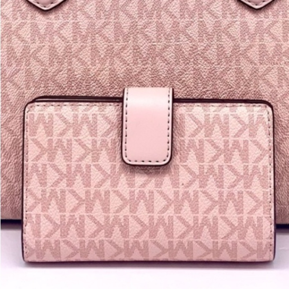MICHAEL KORS Jet Set Travel Signature Medium Bifold Wallet Powder Blush - Picture 3 of 13